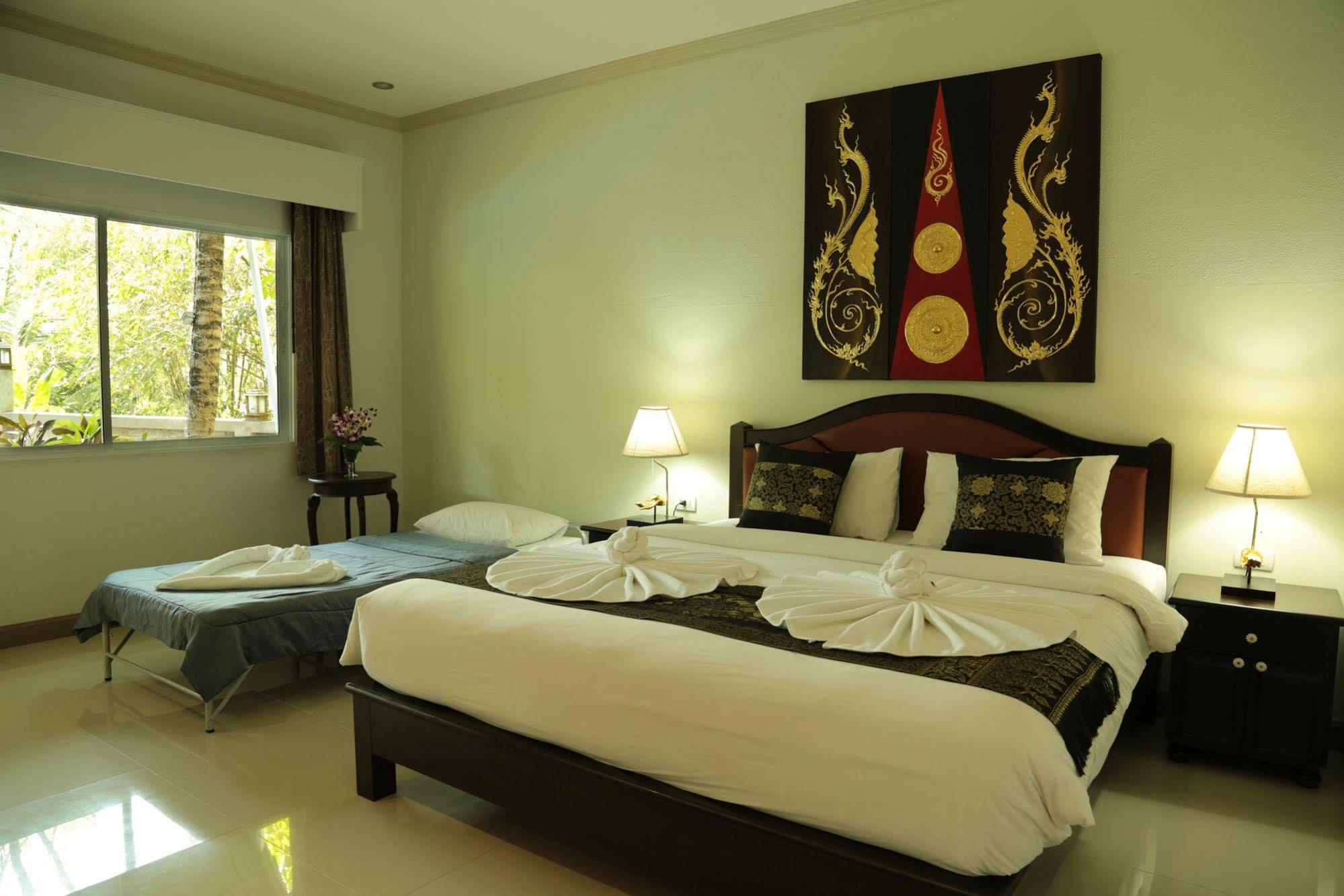 Naka Resort Камала Бийч Екстериор снимка