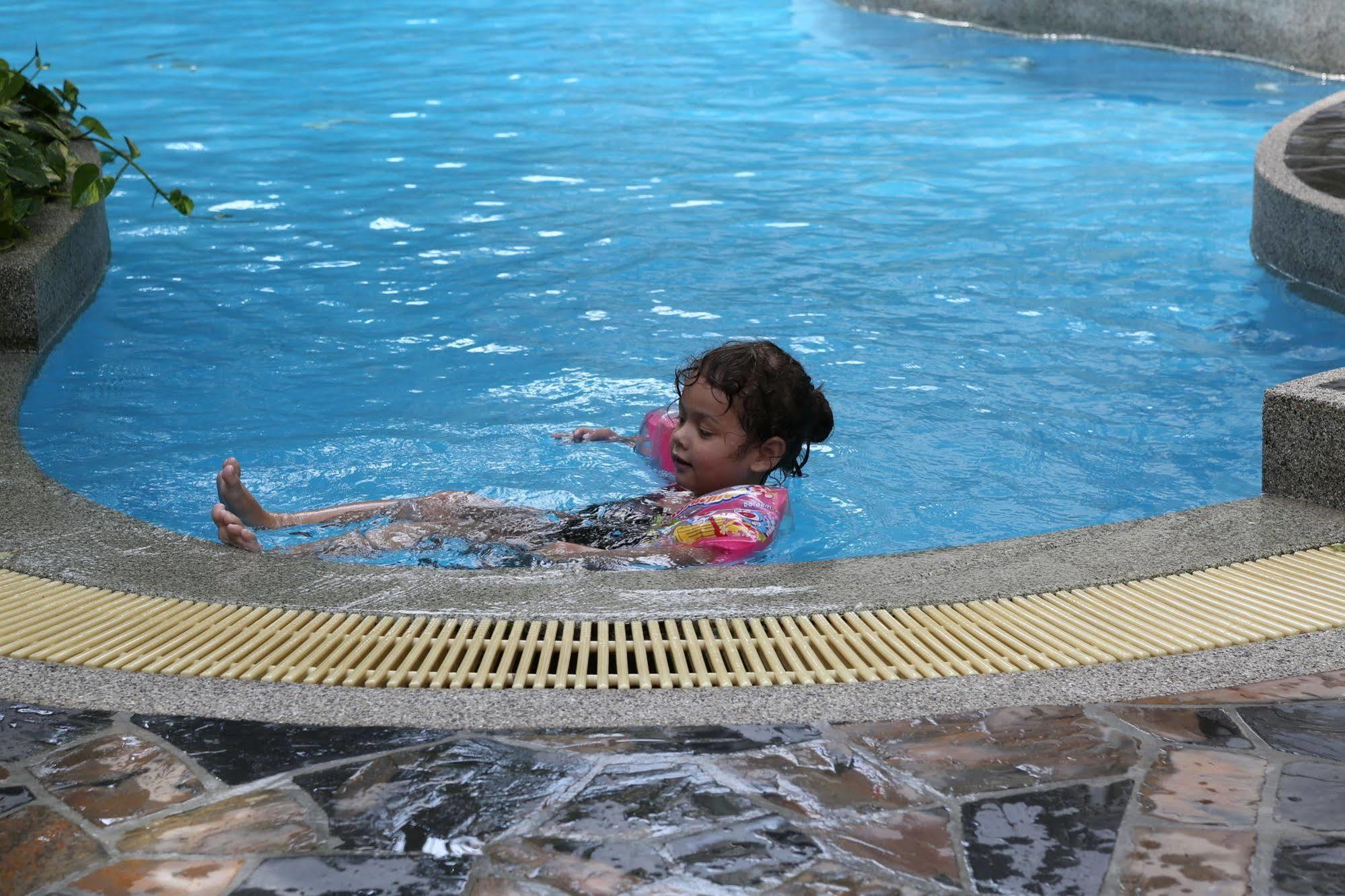 Naka Resort Камала Бийч Екстериор снимка