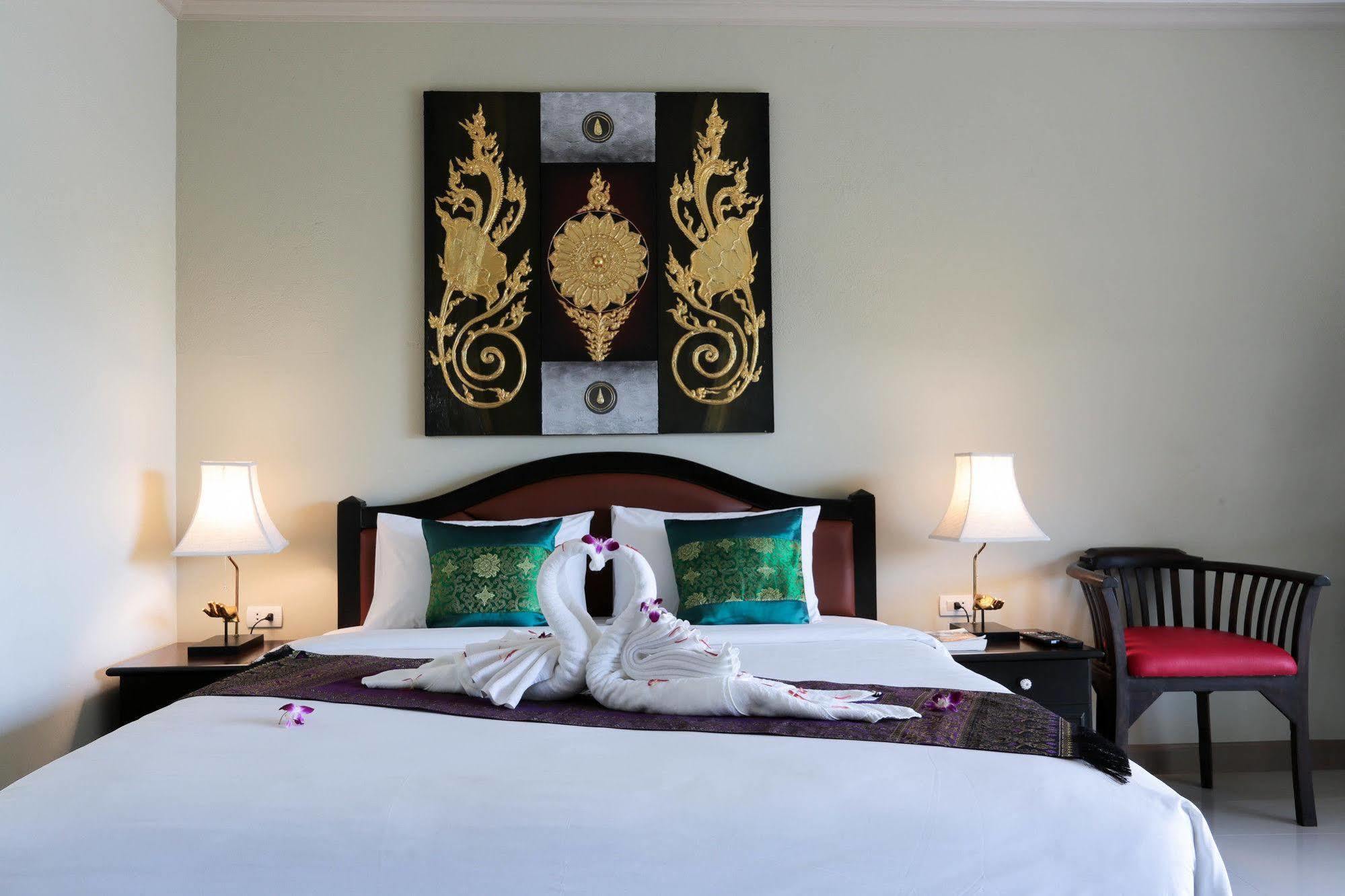 Naka Resort Камала Бийч Екстериор снимка