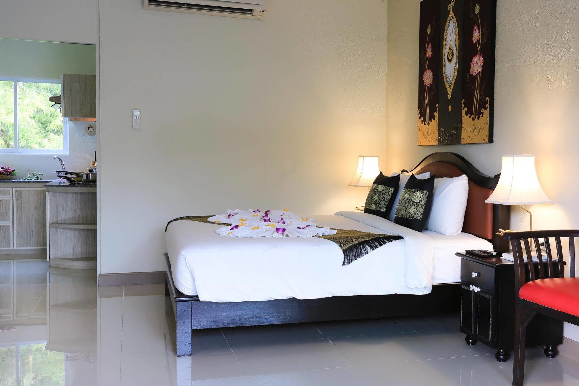 Naka Resort Камала Бийч Екстериор снимка