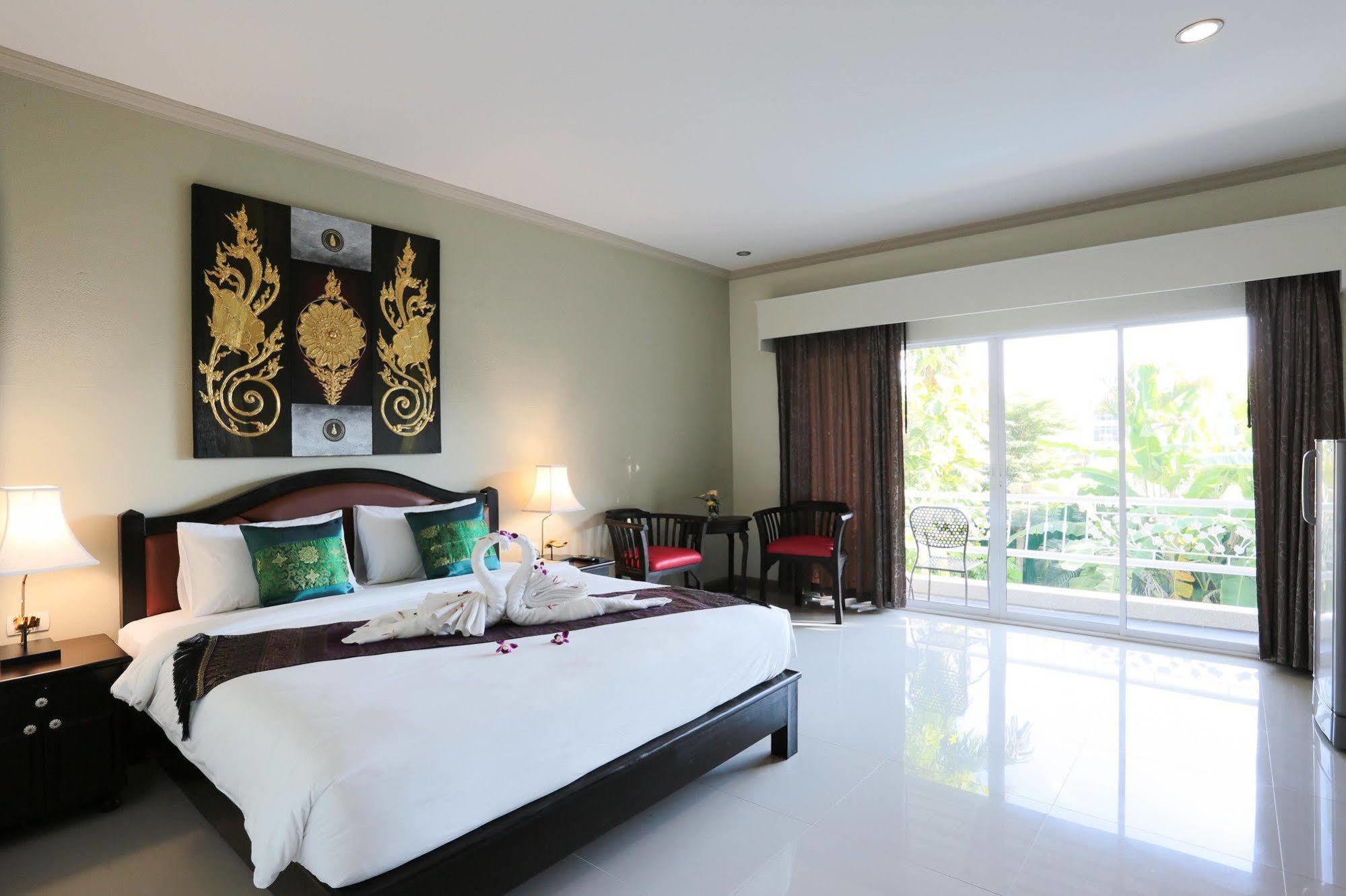 Naka Resort Камала Бийч Екстериор снимка